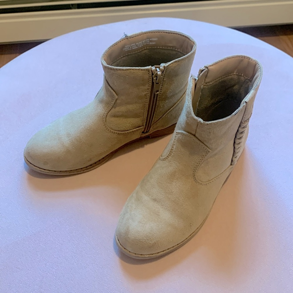 Girls booties size 13 (Children’s Place)
